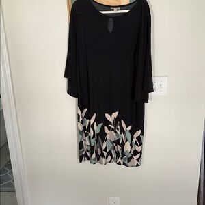 Dana Buchman Black and White Sheath Dress with Bell Sleeves